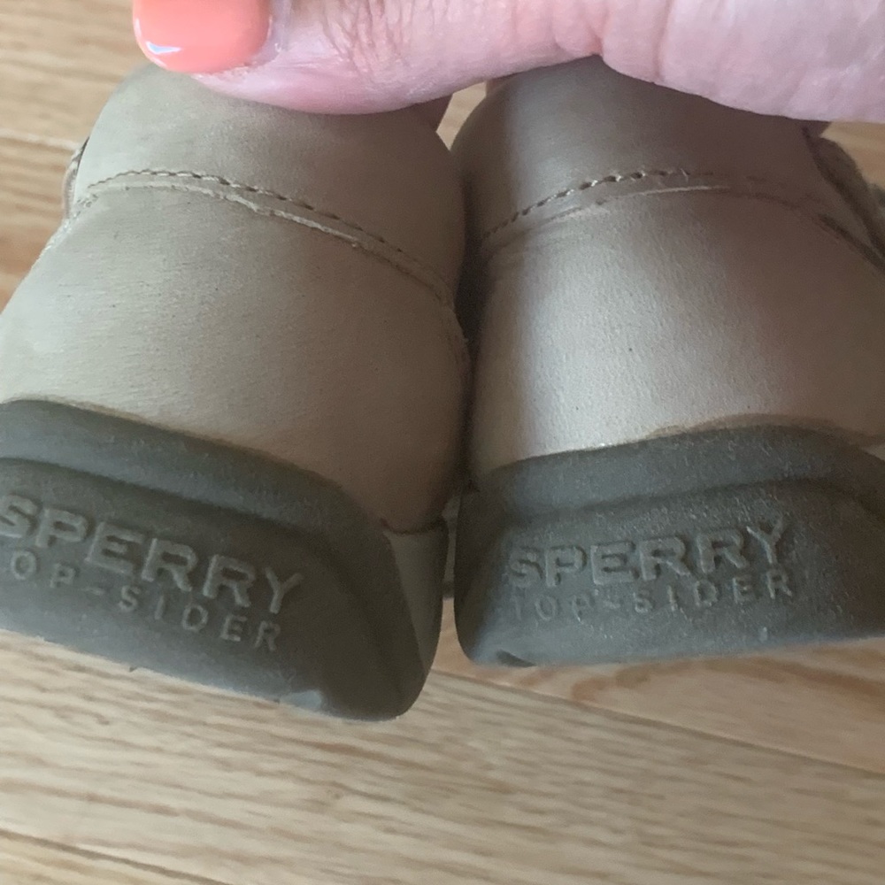 Girl’s youth sized Sperrys
